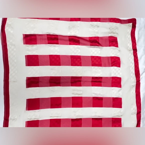 MANOLO BORROMEO Red And Cream Women’s Silk Scarf 33"/33" G.C - Picture 10 of 13